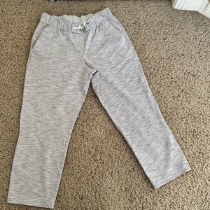Lululemon Capris pants - size 6 - like new